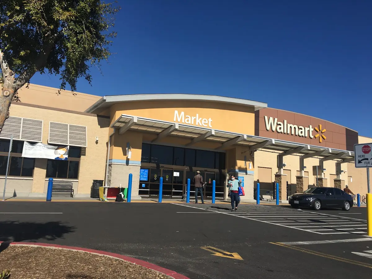 Highland Avenue Plaza — Shopping Malls in Highland