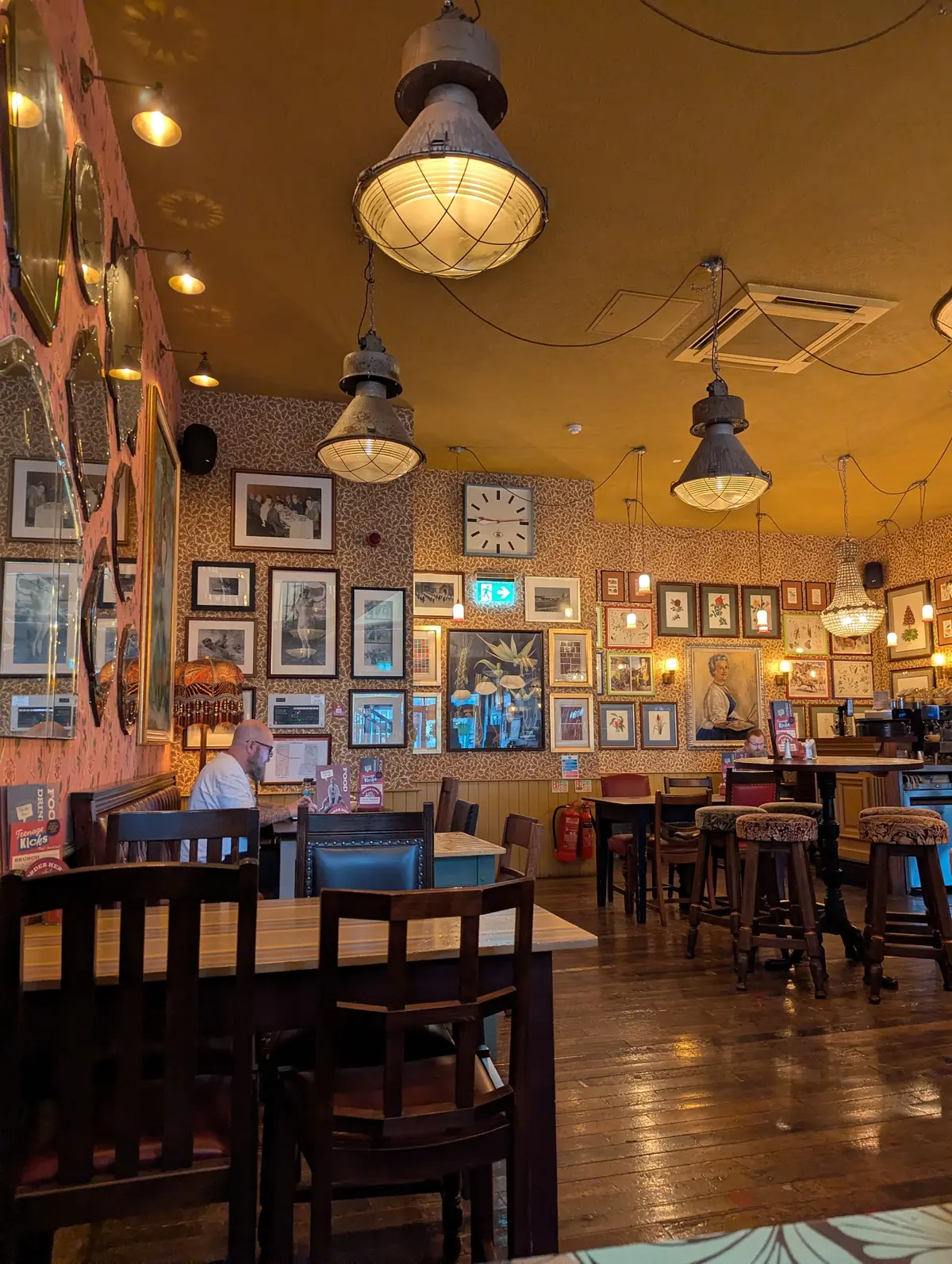 Cortillo Lounge photo (photo 3 of 3)