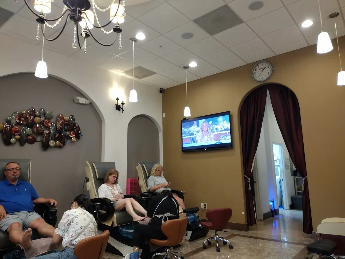 Diamond Nail & Spa — Nail Salons in Olive Branch