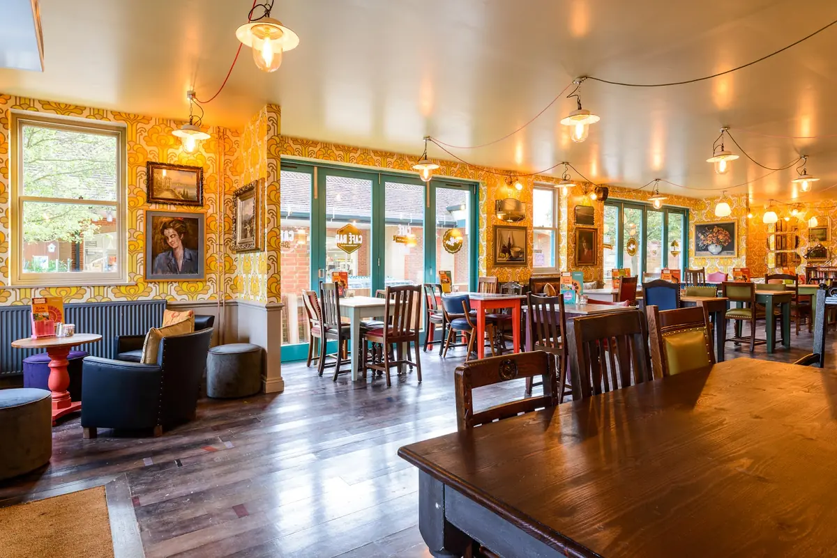 Montero Lounge photo (photo 3 of 3)