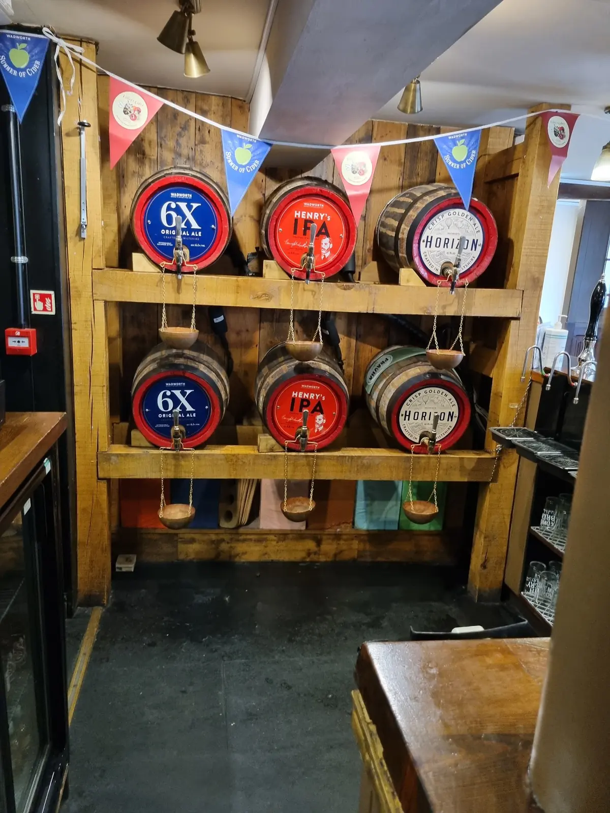 Inside Wheatsheaf Alehouse, Swindon