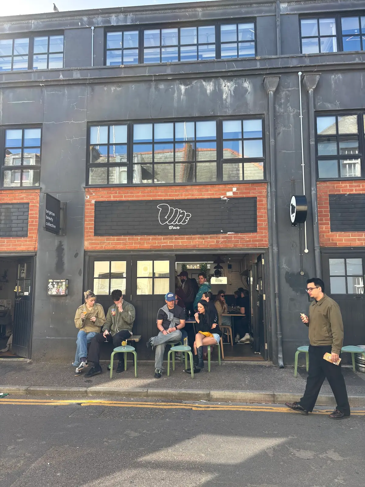 Vine Street Tap + Bottle photo (photo 2 of 3)