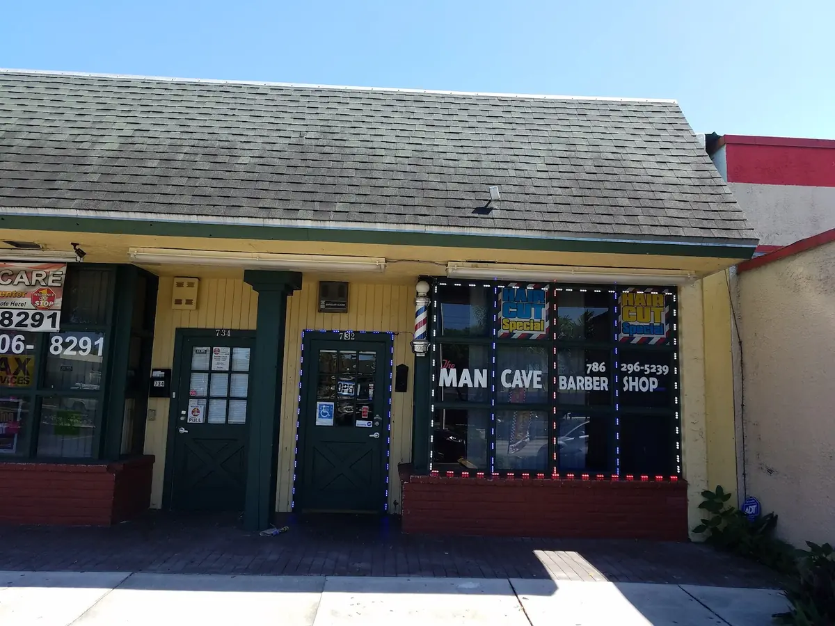 Moudi barbershop photo (photo 1 of 3)