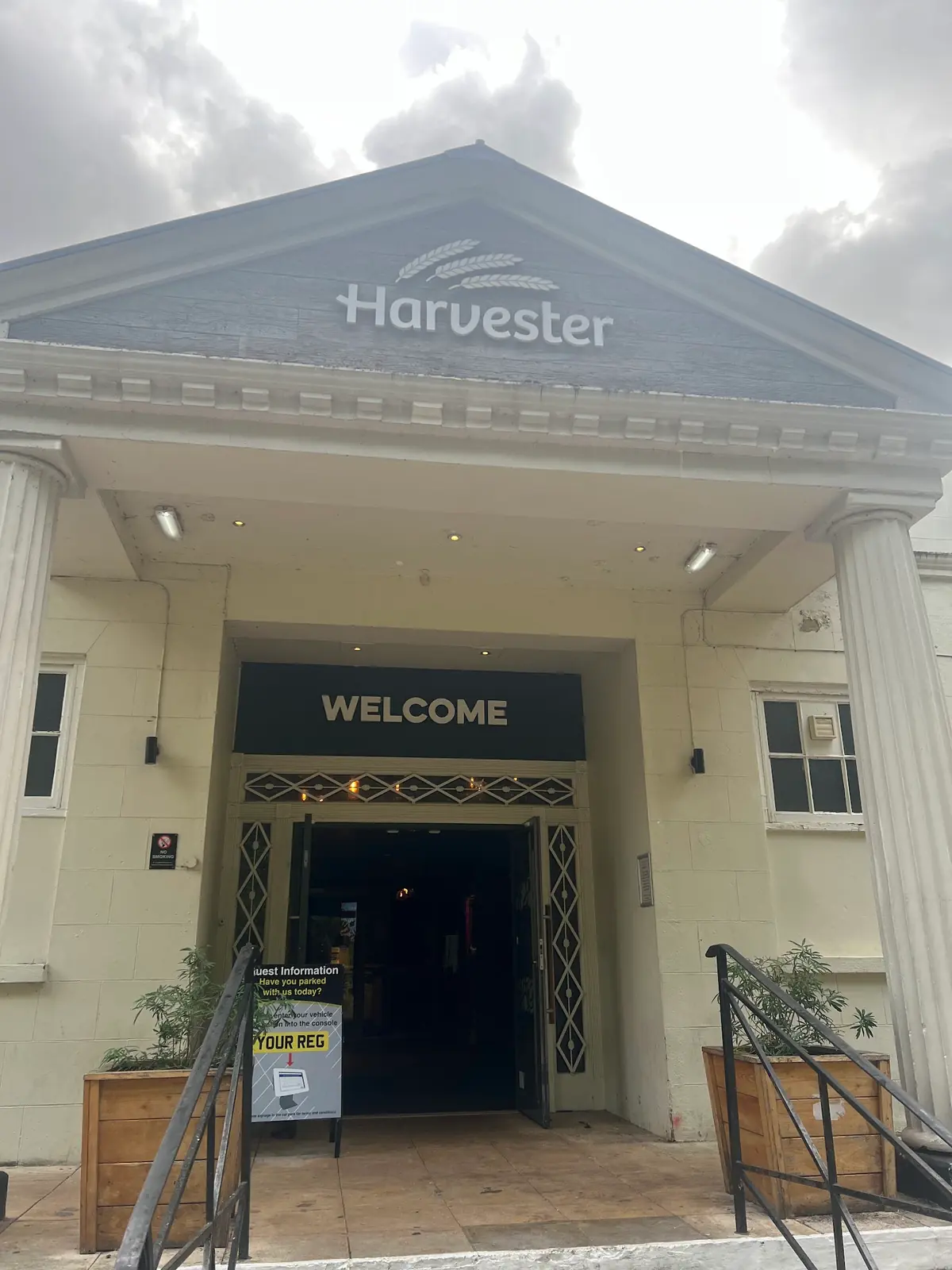 Harvester Mansion House Reading photo (photo 2 of 3)
