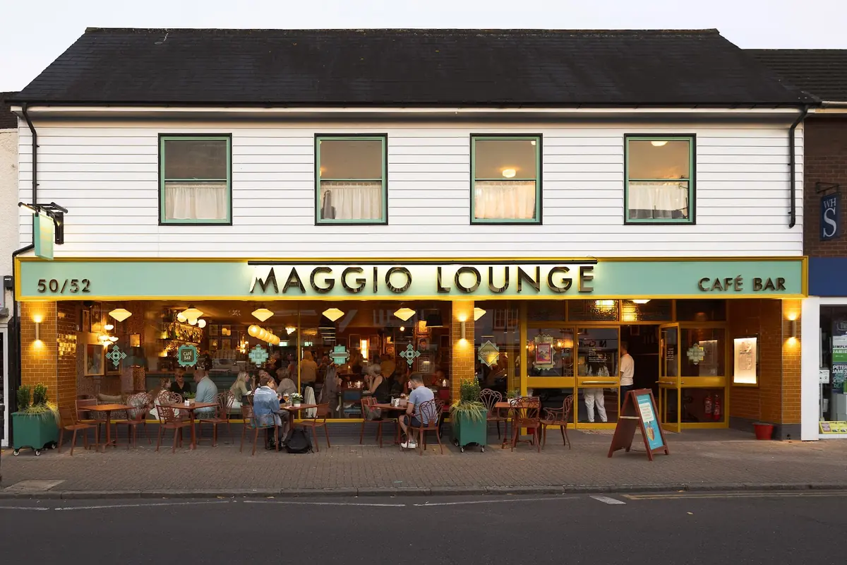 Maggio Lounge