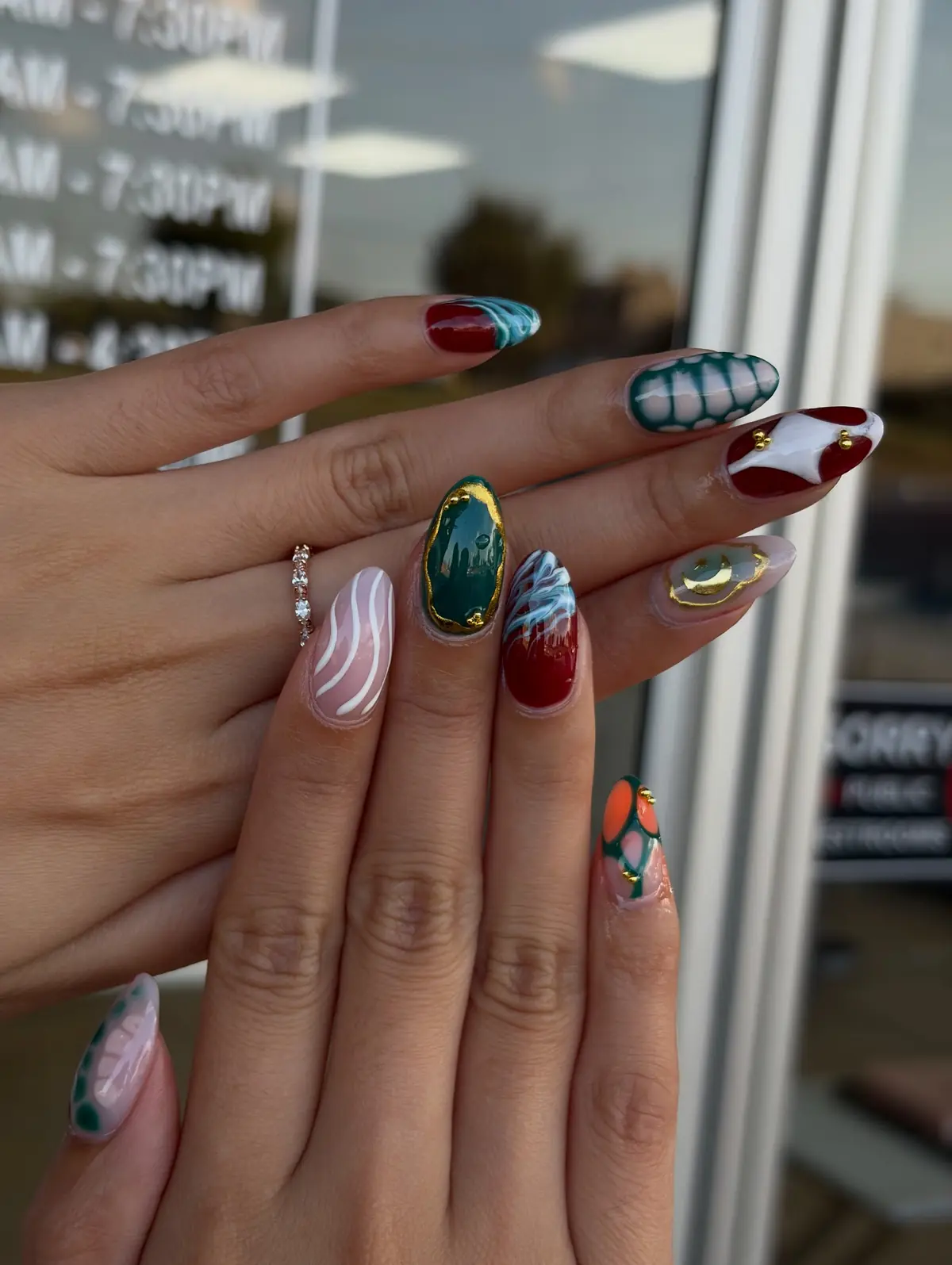 Novi Nails