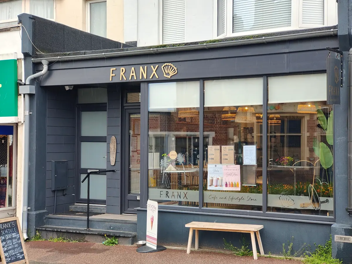 Franx Lifestyle Cafe