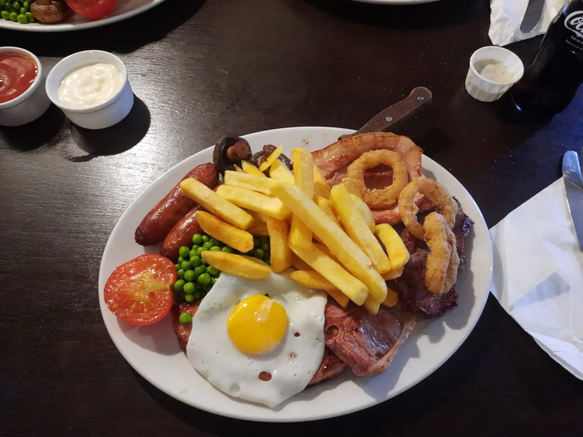 Lydstep Tavern — Bars in Tenby