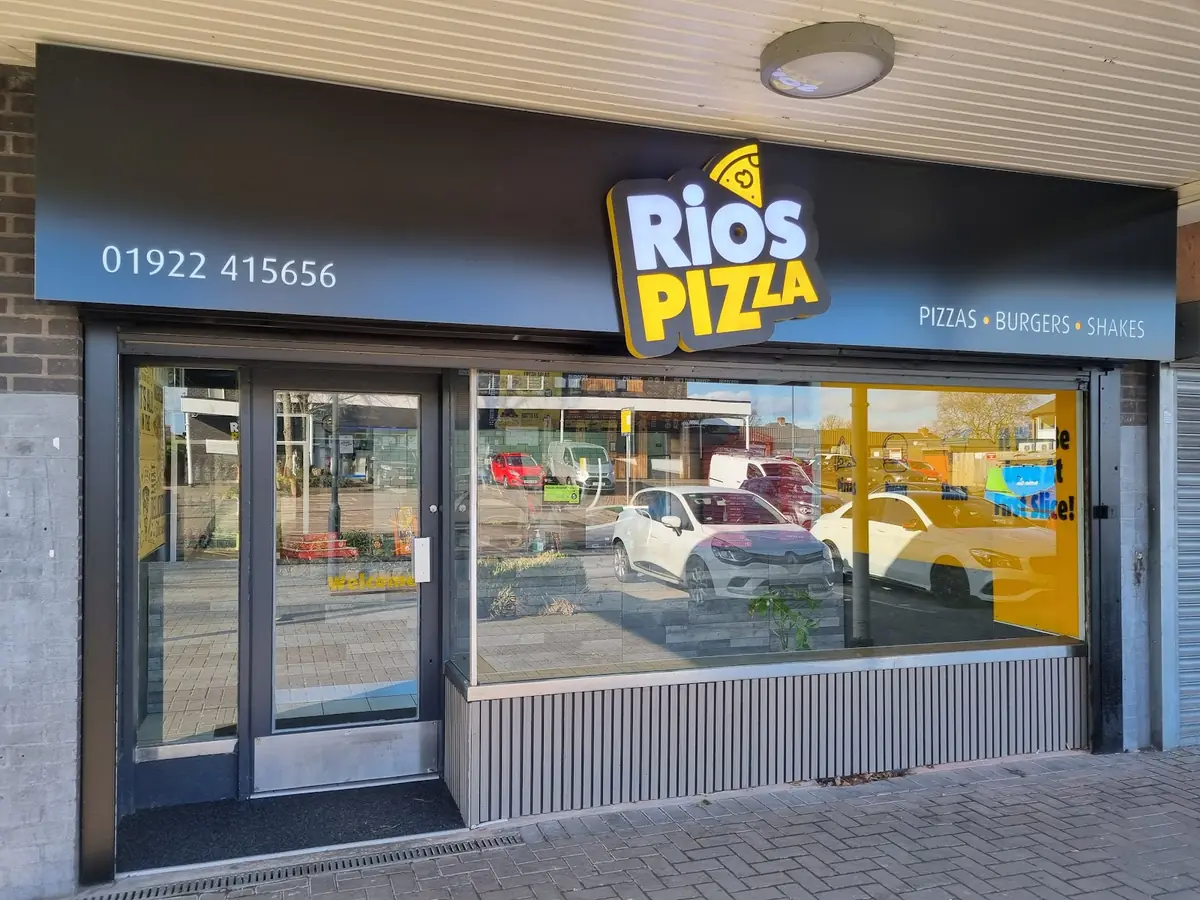 Rio's Pizza photo (photo 1 of 3)