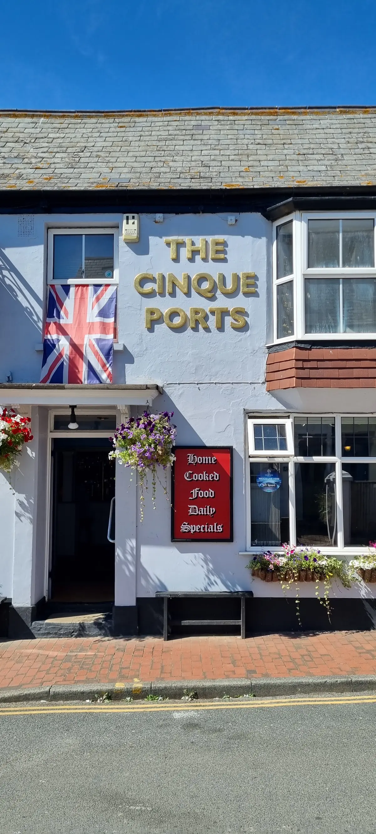 Cinque Ports Pub & Restaurant — Bars in Seaford