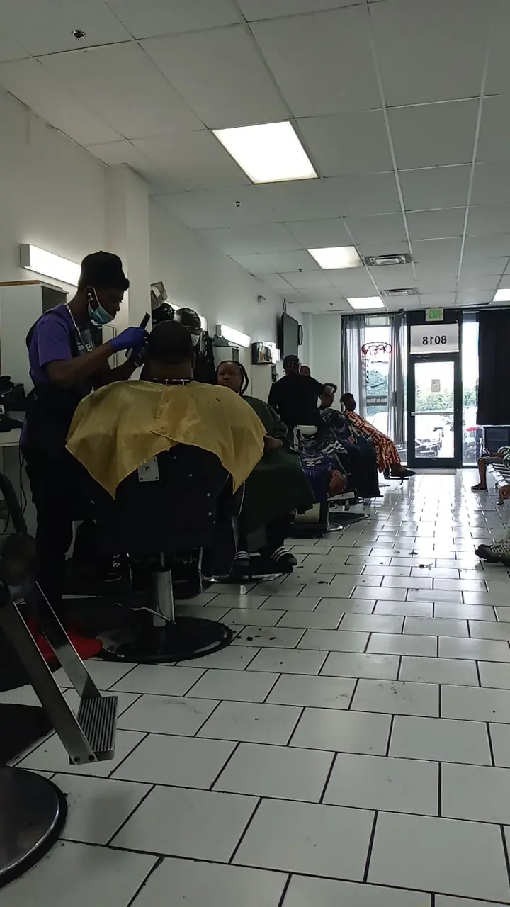 Ravenwood Barbershop photo (photo 1 of 3)