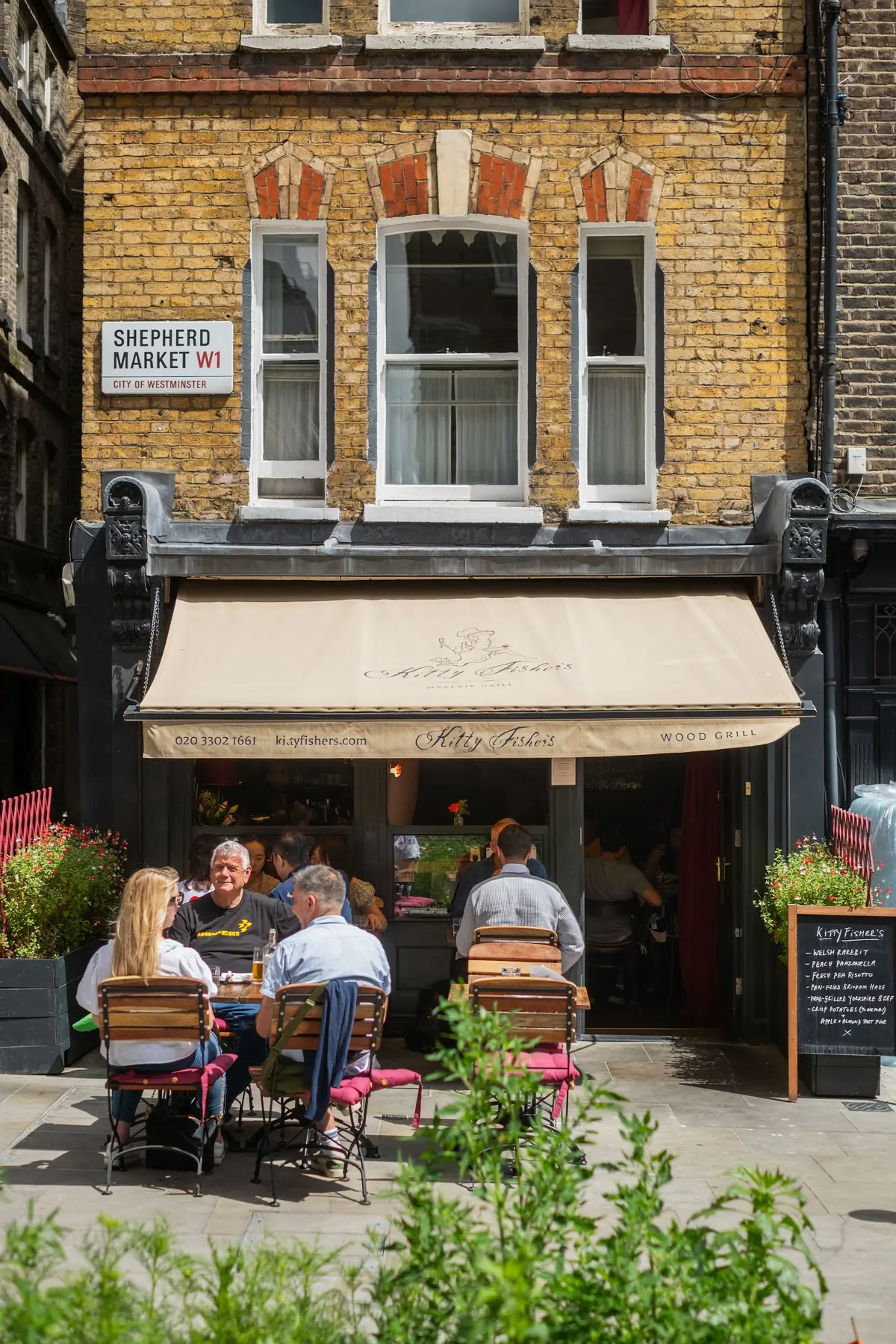 Kitty Fisher's Mayfair photo (photo 3 of 3)