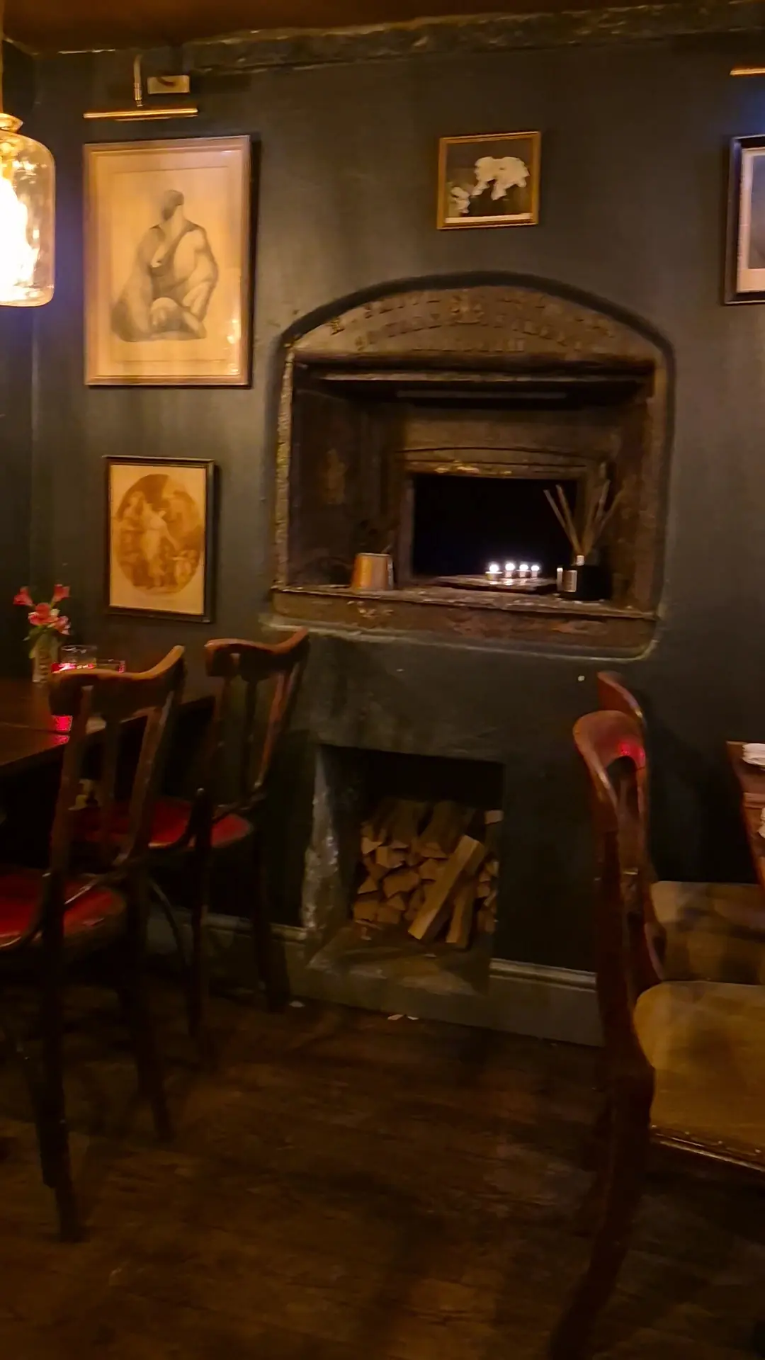 Kitty Fisher's Mayfair photo (photo 1 of 3)