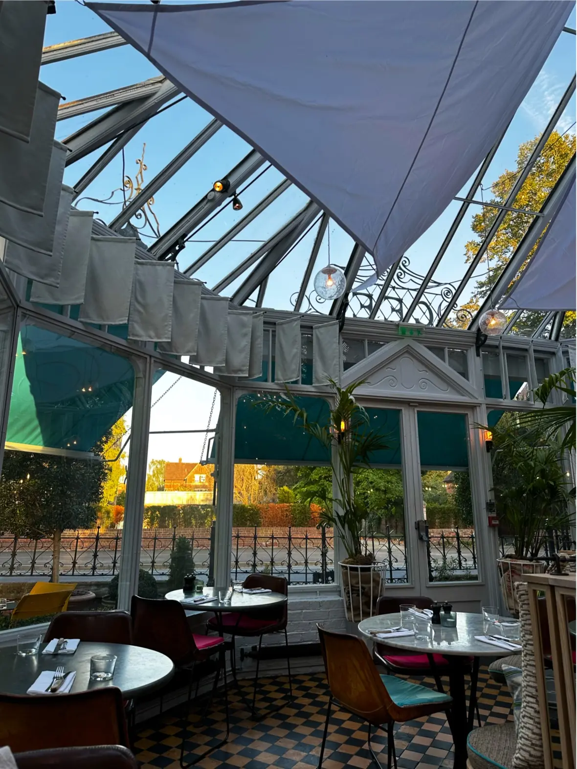 Gees Restaurant & Bar — Restaurants in Oxford
