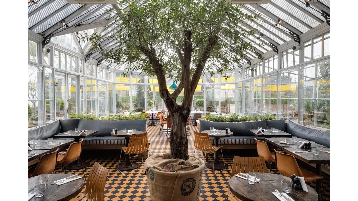 Gees Restaurant & Bar photo (photo 1 of 3)