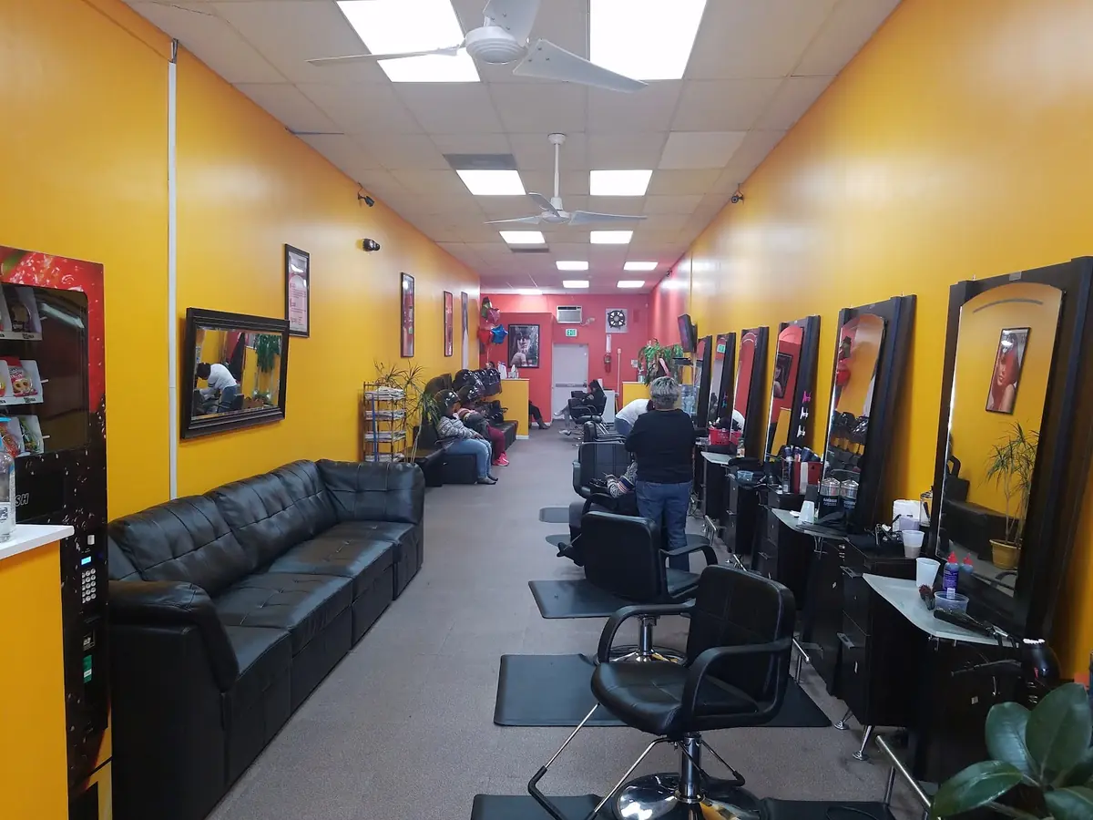 Divine Dominican Hair Salon photo (photo 1 of 3)