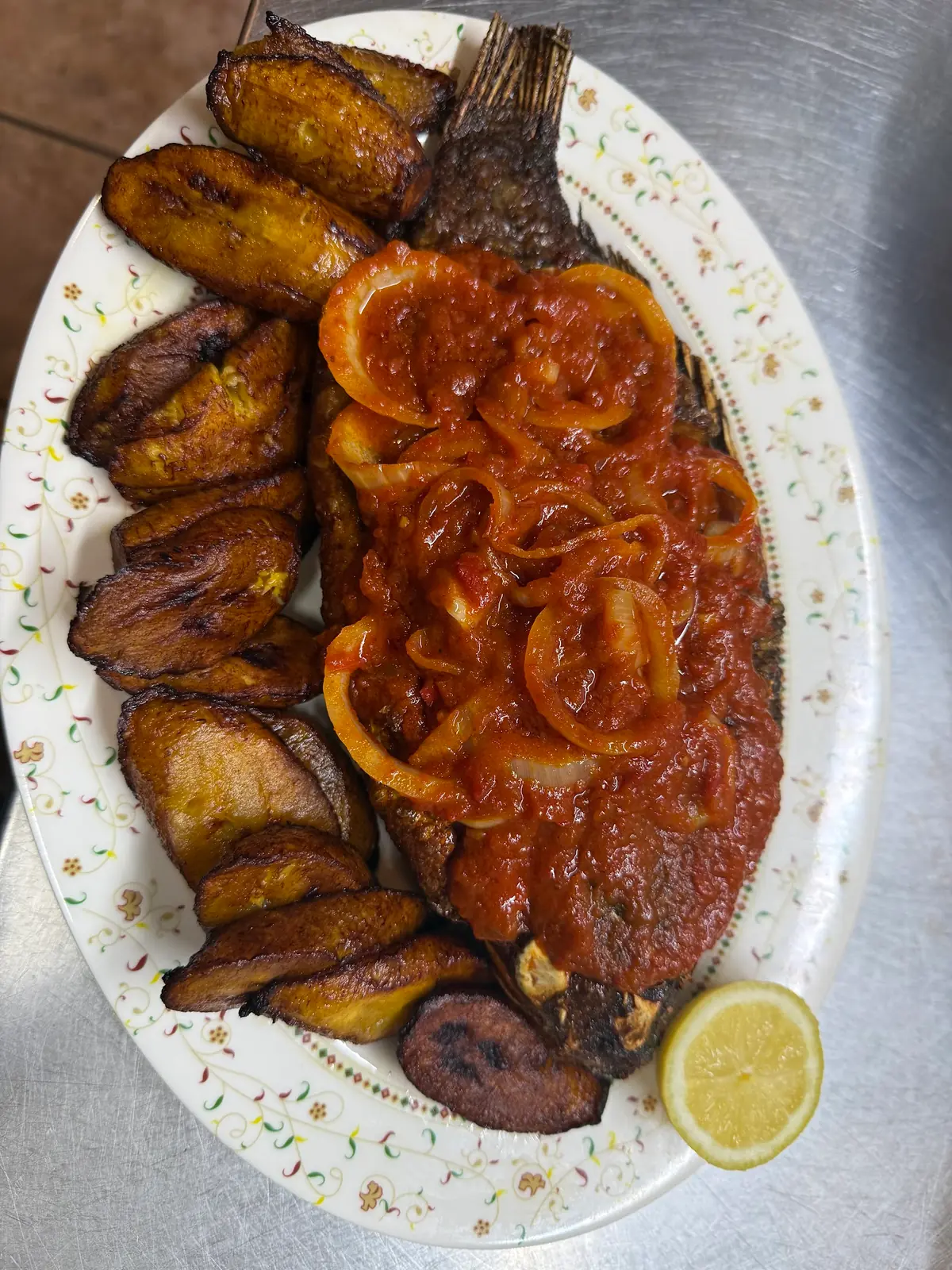 Tiwani Bar & Restaurant photo (photo 1 of 3)