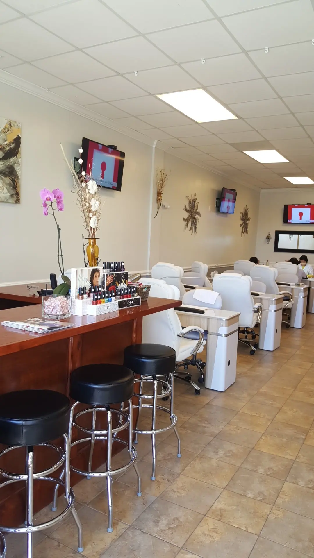 Noa Nail Salon photo (photo 2 of 3)