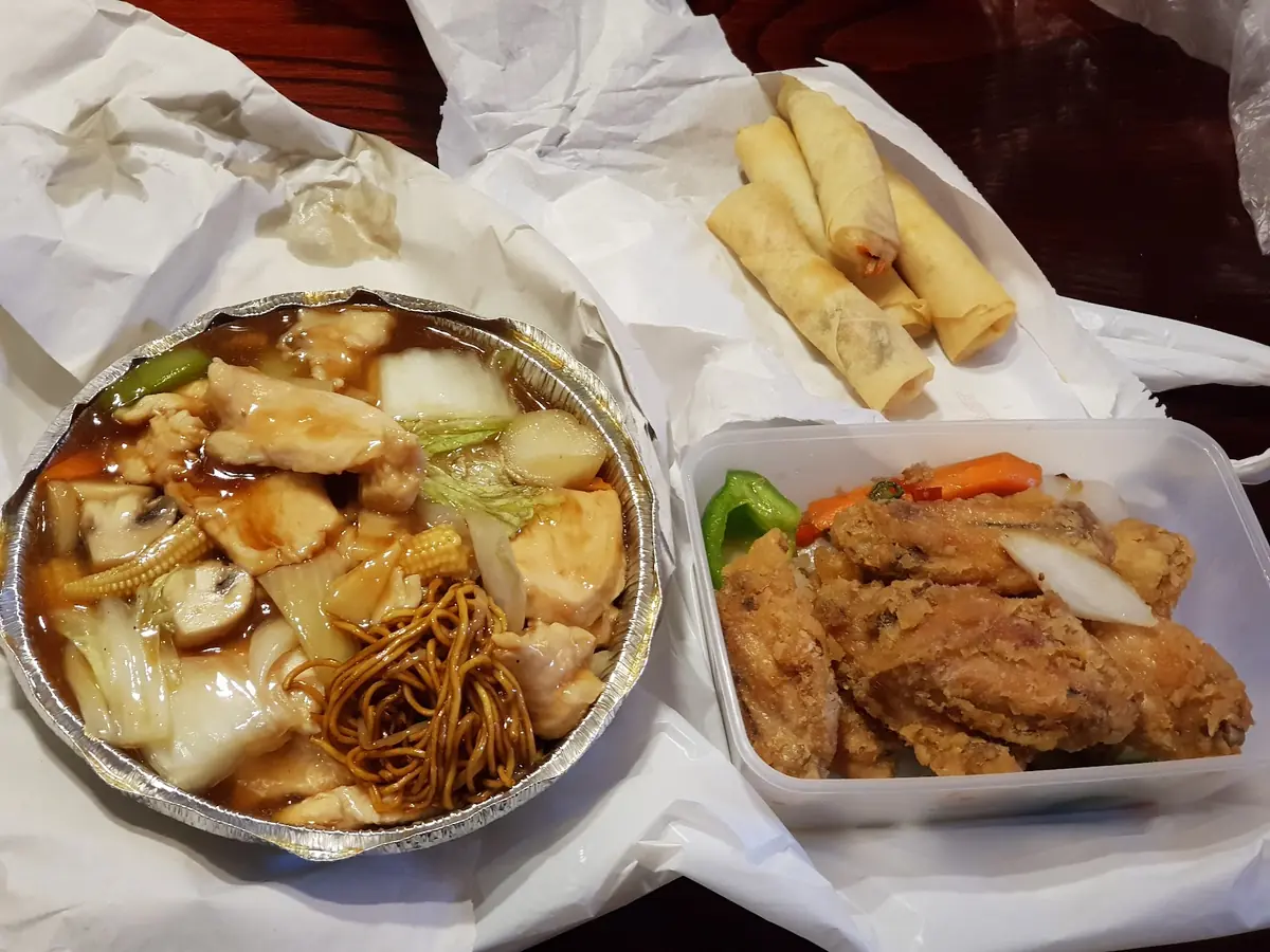 Golden Wok photo (photo 1 of 3)