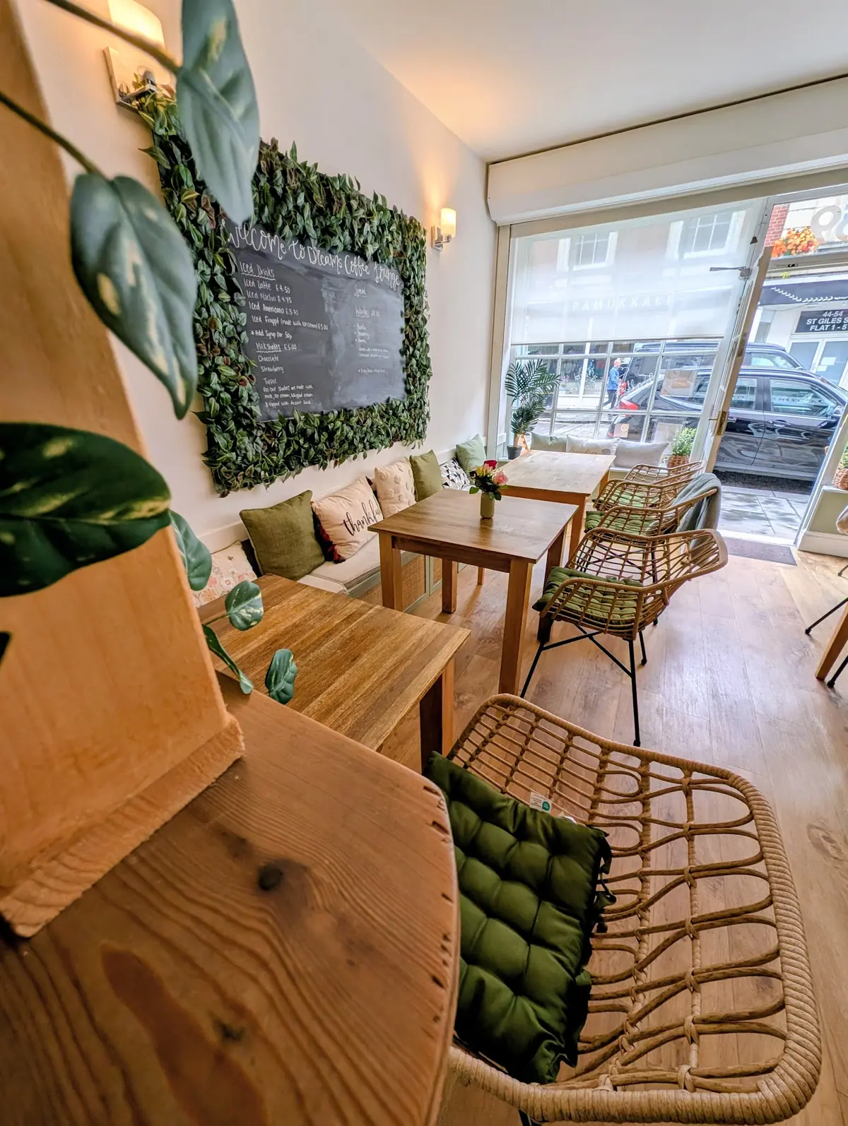 Dreams Coffee Lounge photo (photo 2 of 3)