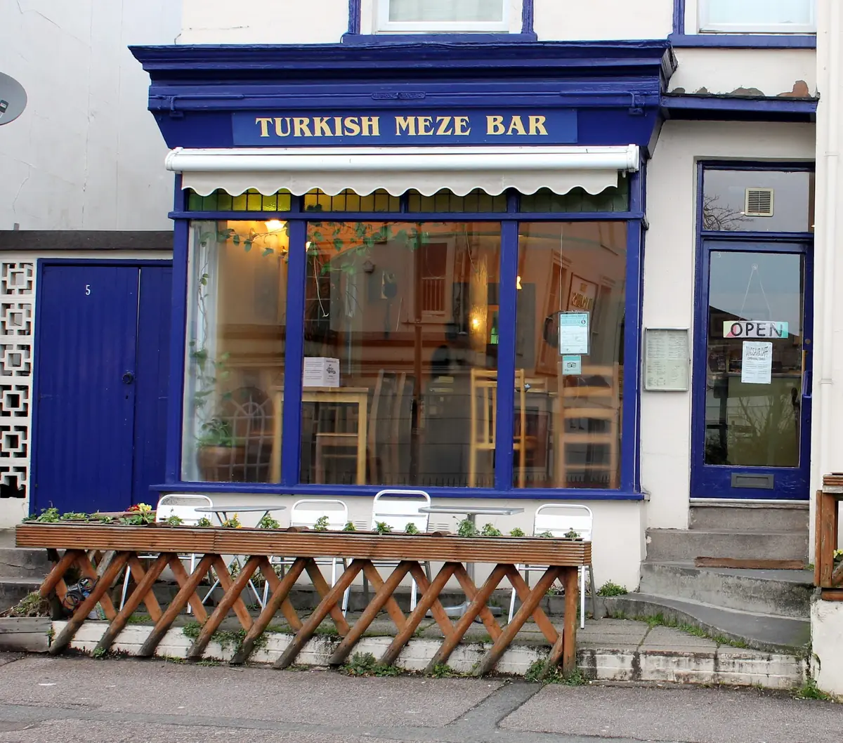 Dinosaur Cafe — Restaurants in Exeter