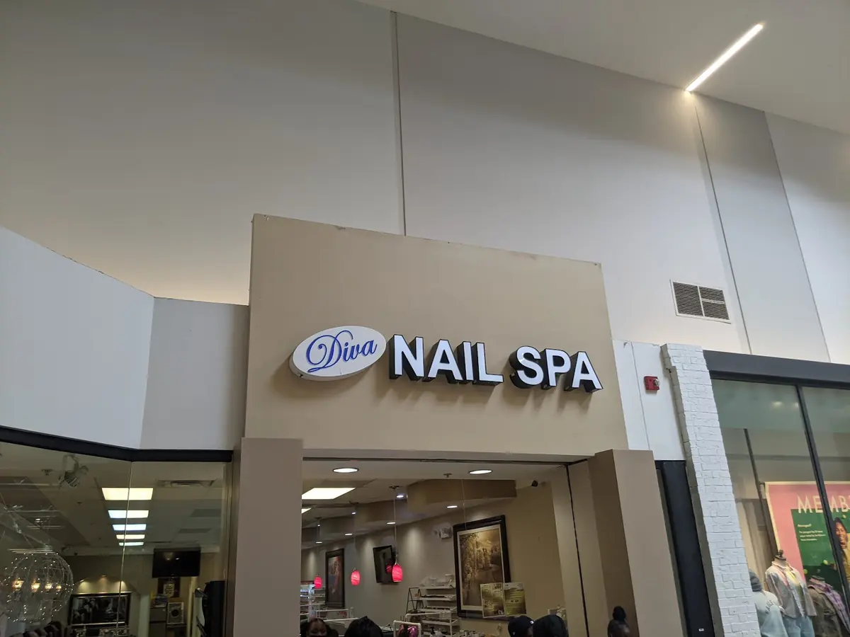Diva Nails & Spa photo (photo 1 of 3)