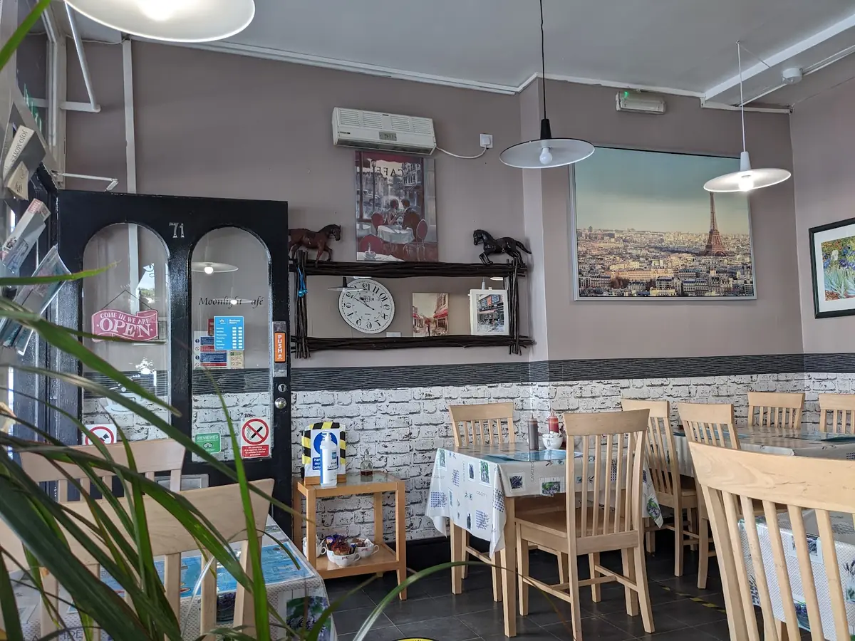 Moonlight Cafe
