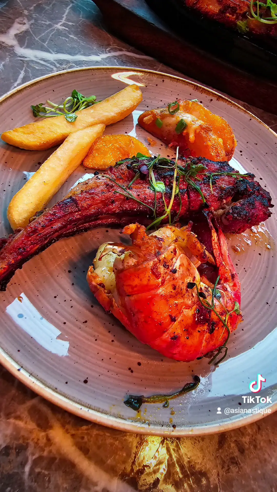 Coco Grill & Lounge photo (photo 1 of 3)