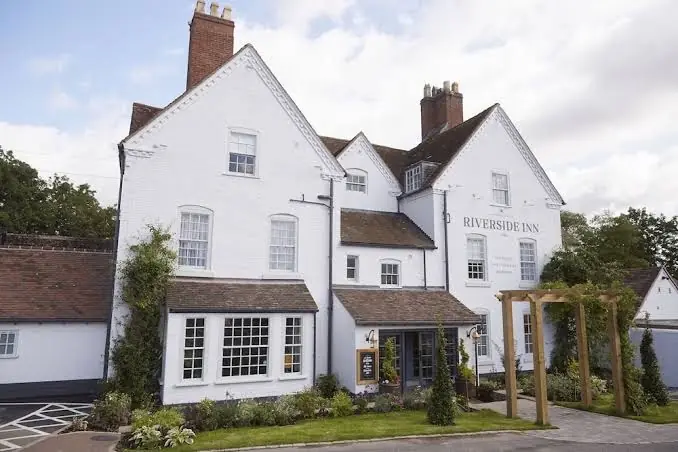 Riverside Inn photo (photo 1 of 3)