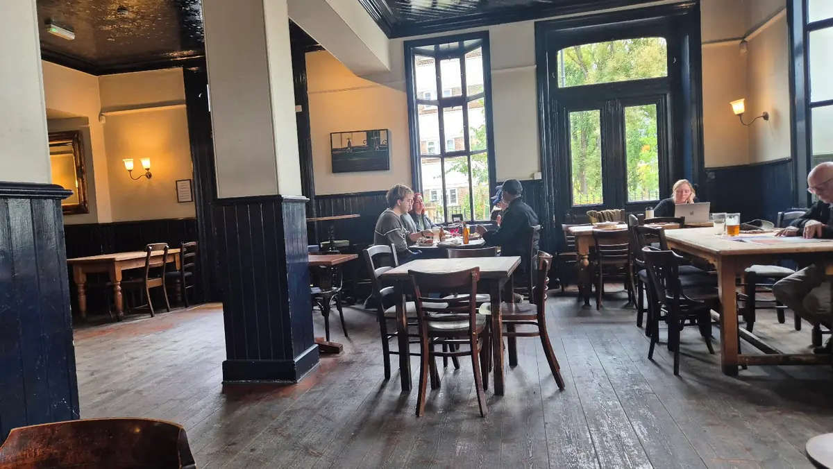 De Beauvoir Arms photo (photo 2 of 3)
