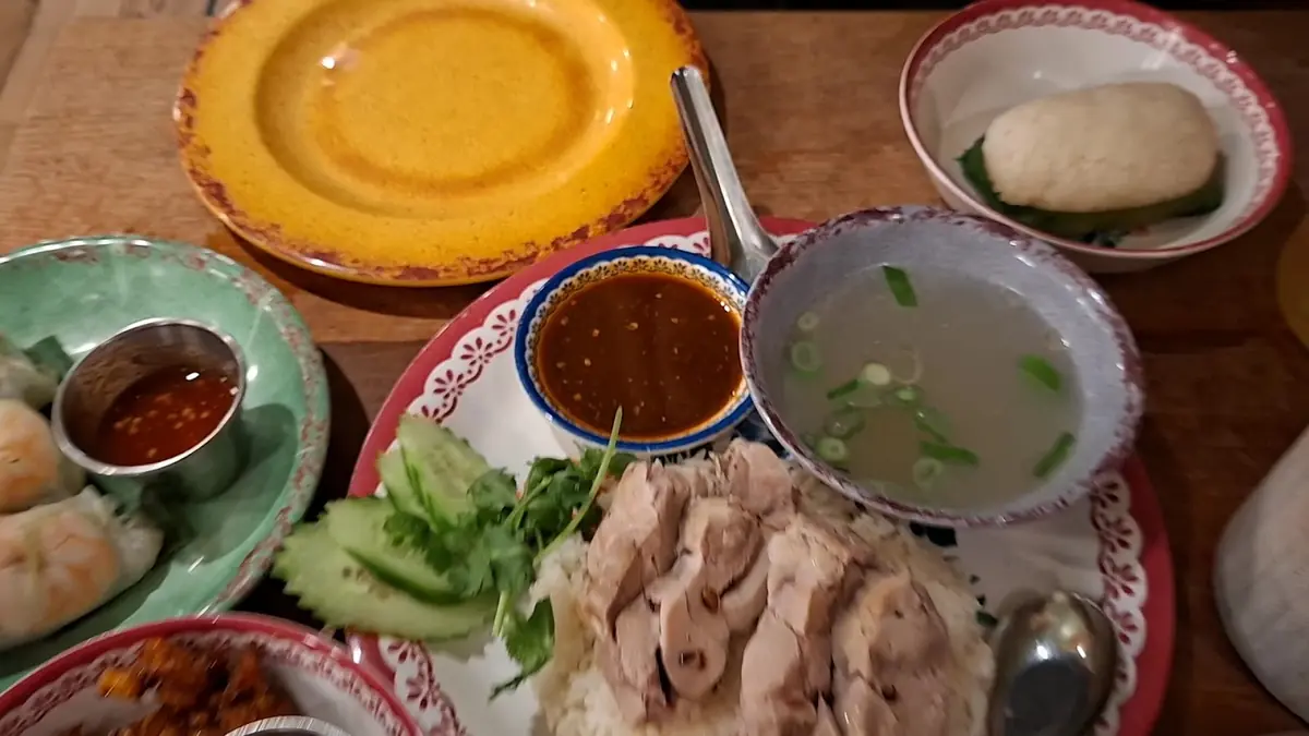 Rosa's Thai Cardiff photo (photo 2 of 3)