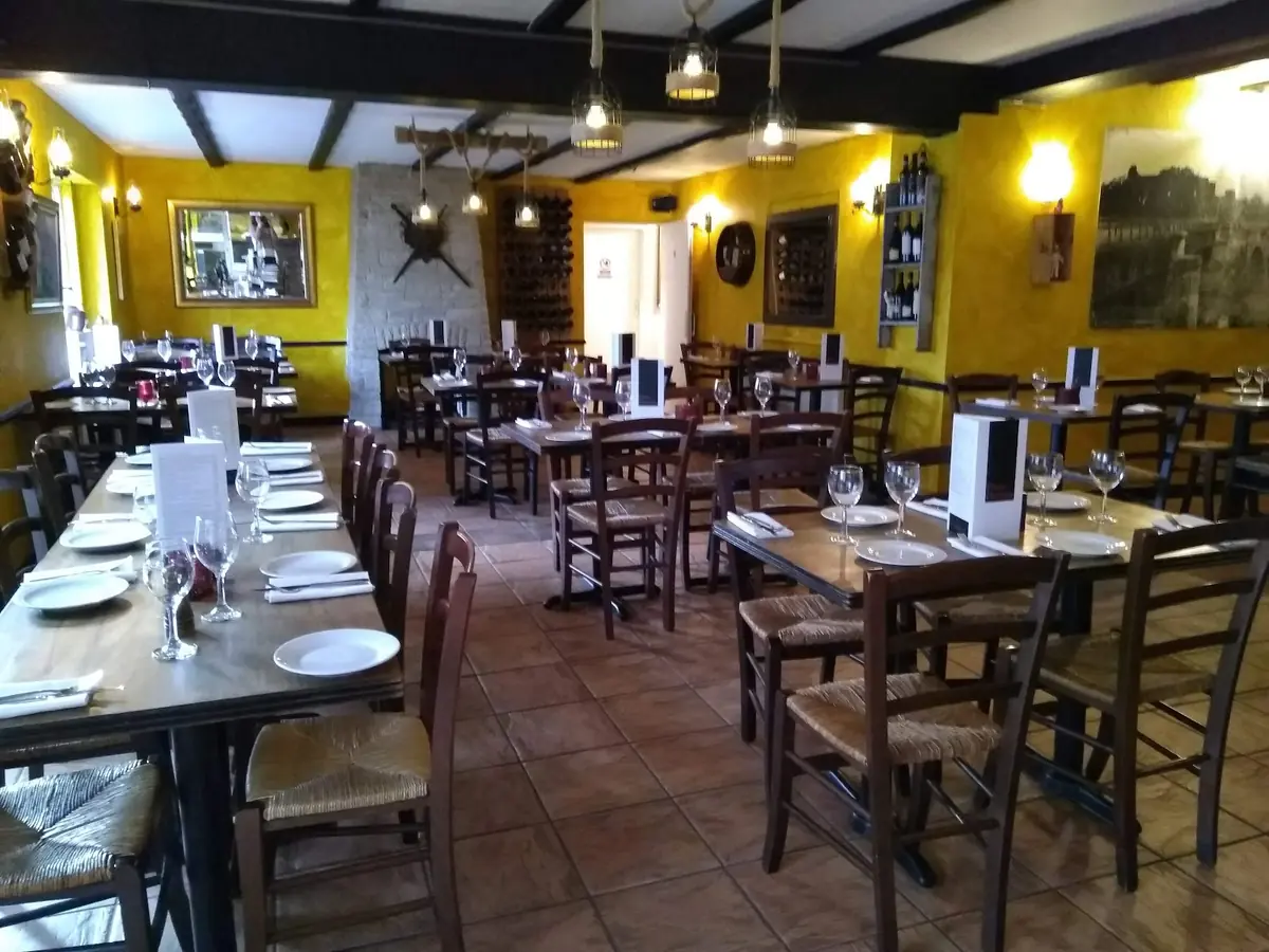 New Bettola Italian Restaurant Heathrow — Restaurants in Slough