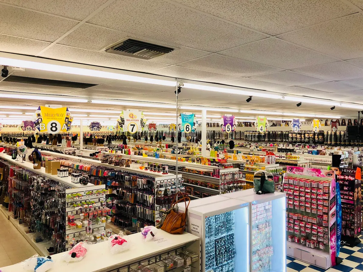 Queen’s Beauty Supply photo (photo 1 of 3)