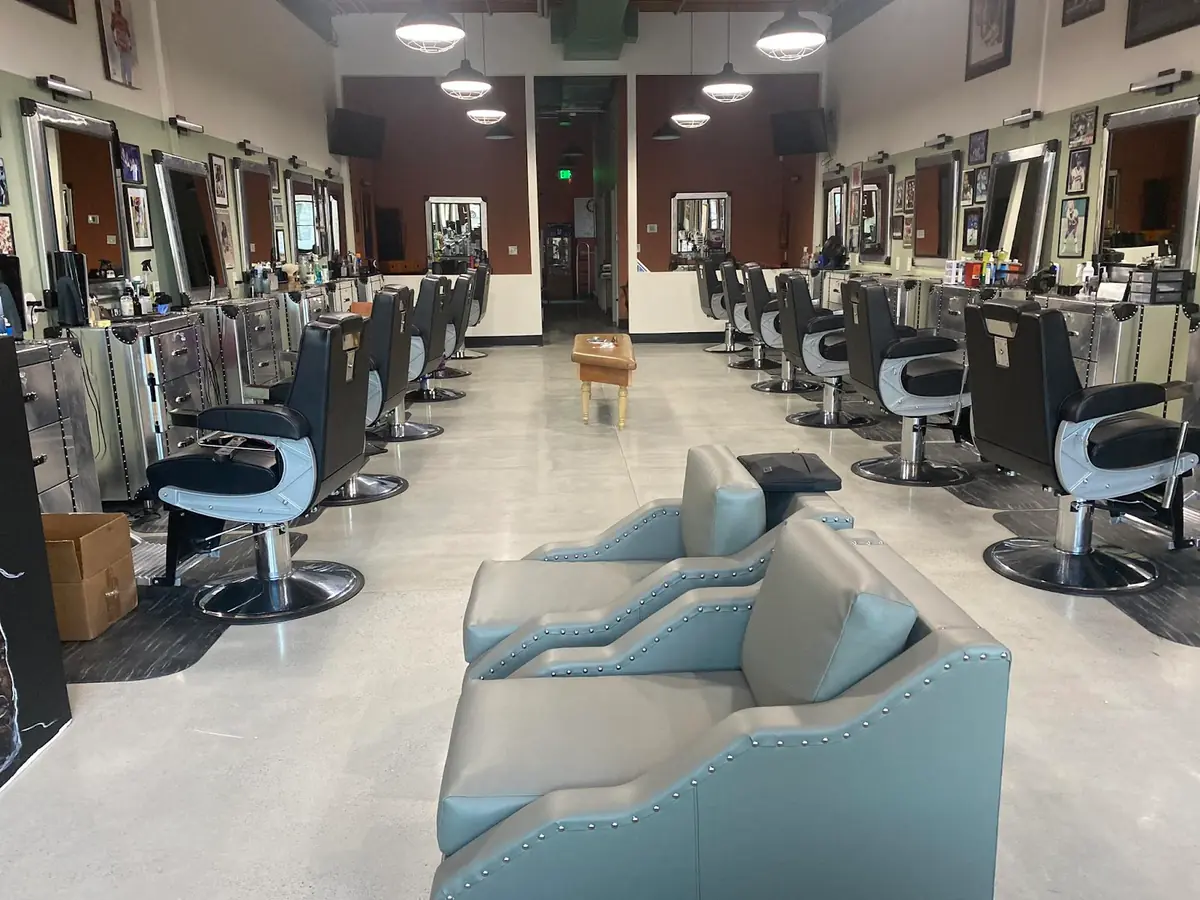 Off the Hook Barber Shop photo (photo 3 of 3)