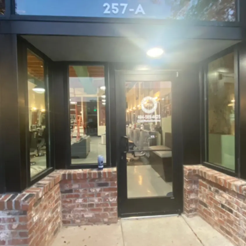 Off the Hook Barber Shop photo (photo 1 of 3)