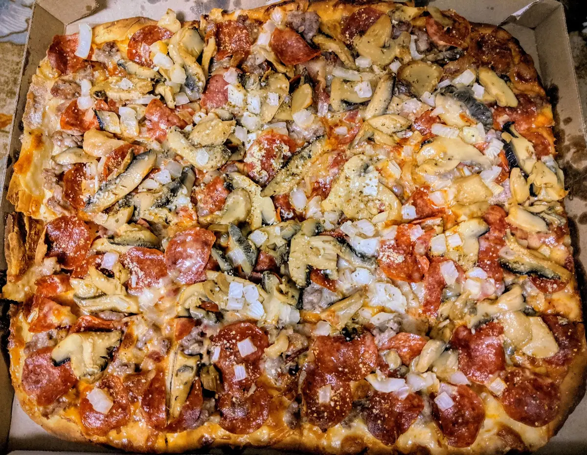 Angelo's Pizzeria photo (photo 3 of 3)