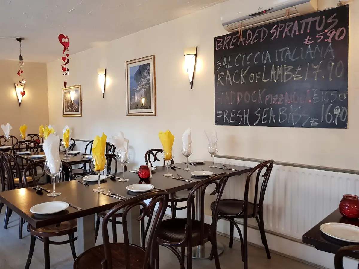 Valentino — Italian restaurants in Oldham