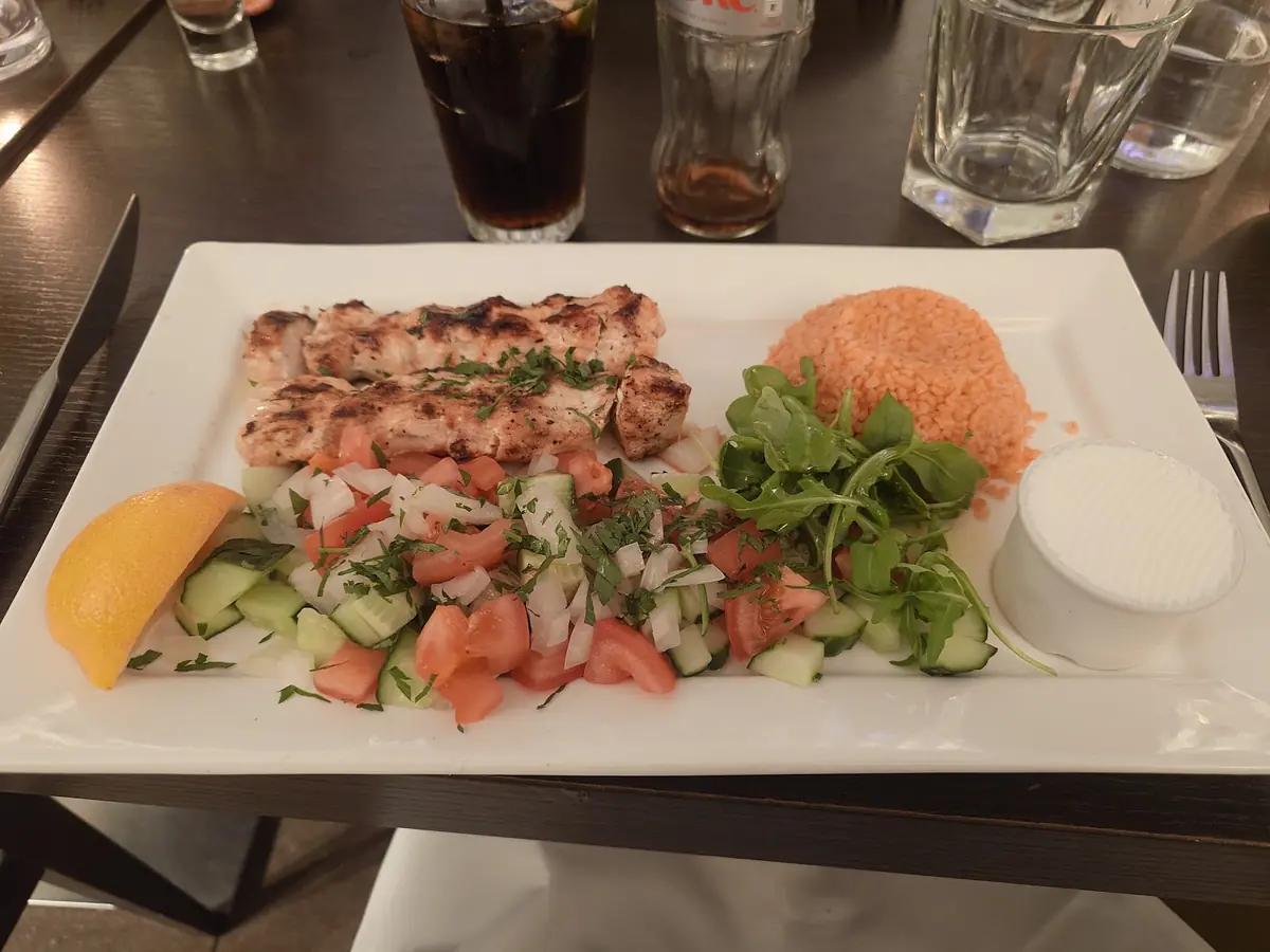 Galu Mediterranean Bar & Grill photo (photo 1 of 3)