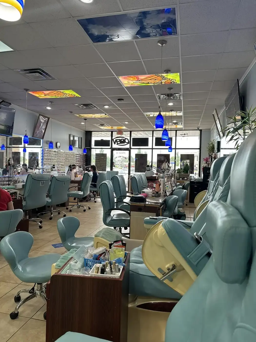 Deluxe Nails & Spa — Nail Salons in Springfield