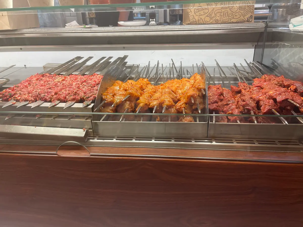 Dere Mangal, Slough