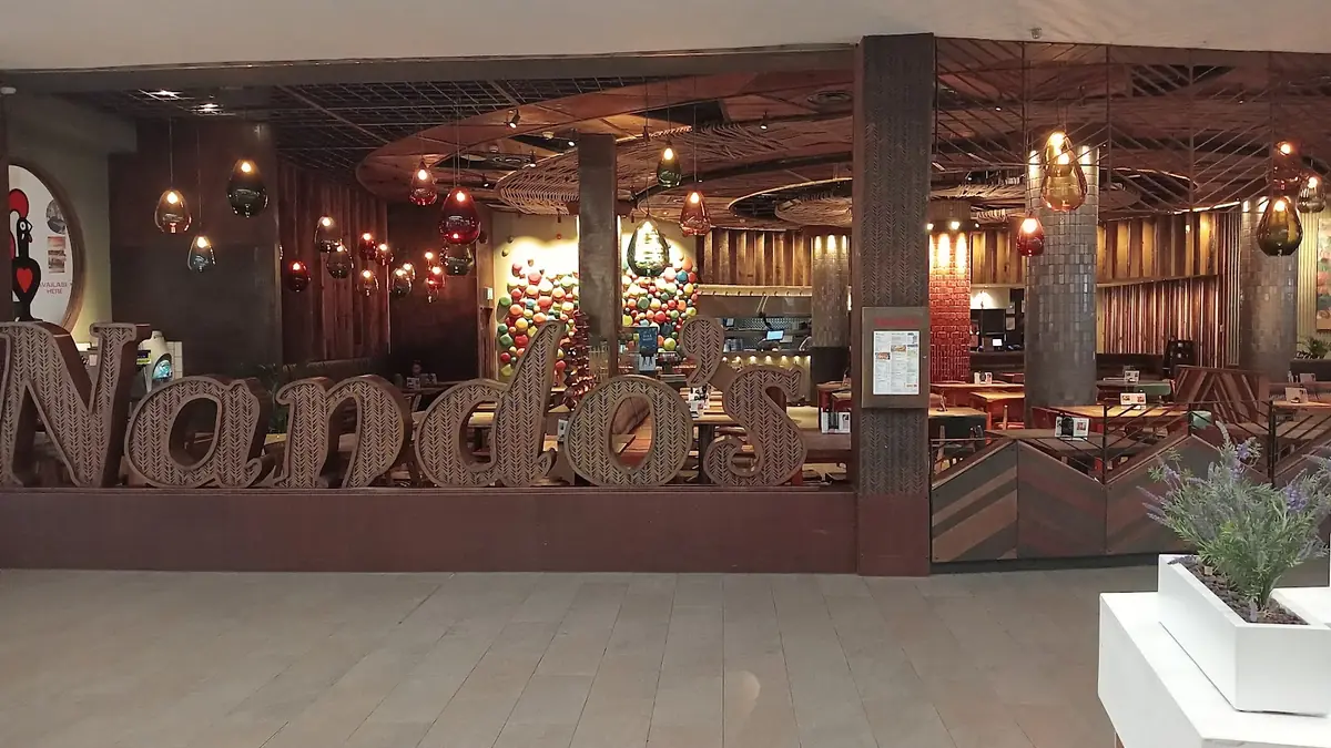 Nando's Sheffield - Meadowhall photo (photo 1 of 3)