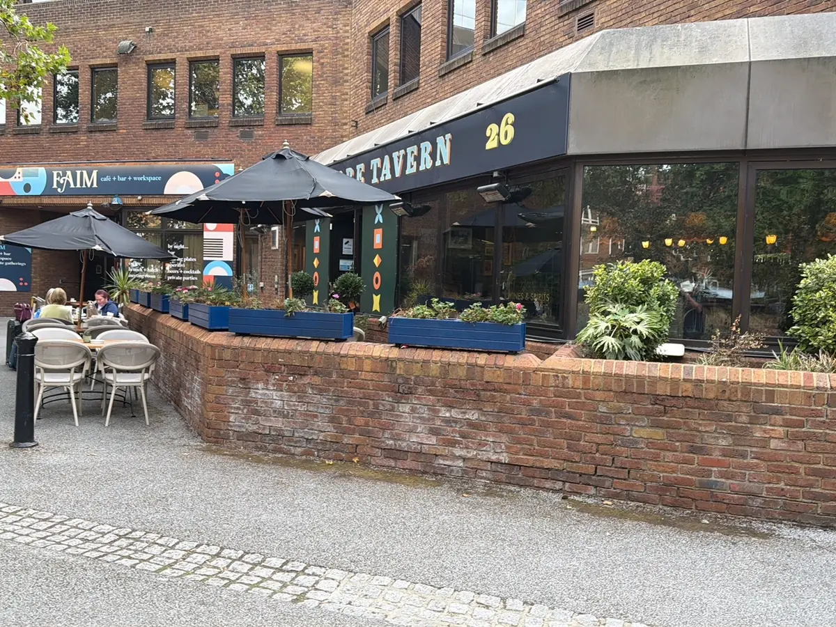 Square Tavern — Bars in London