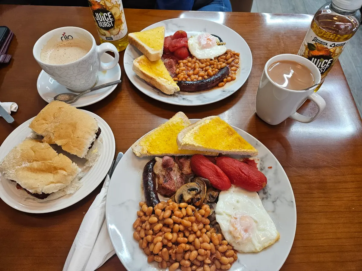 Lynn’s cafe photo (photo 2 of 3)