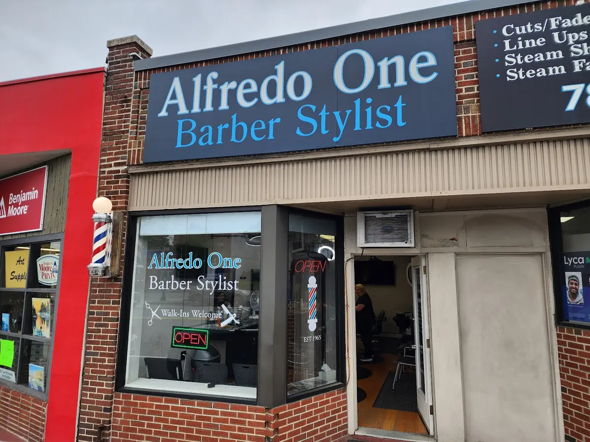 Alfredo One Barber-Stylist photo (photo 1 of 3)