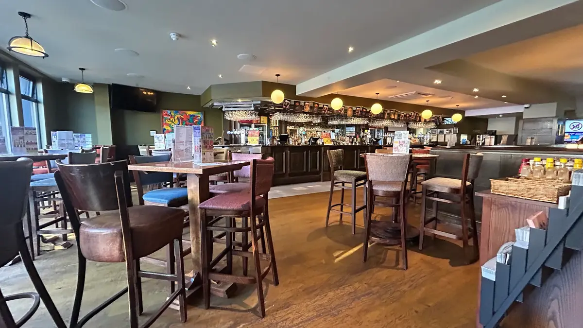 The Chevalier Inn - JD Wetherspoon photo (photo 2 of 3)