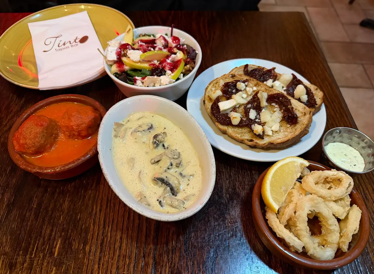 Tinto Tapas Bar photo (photo 2 of 3)