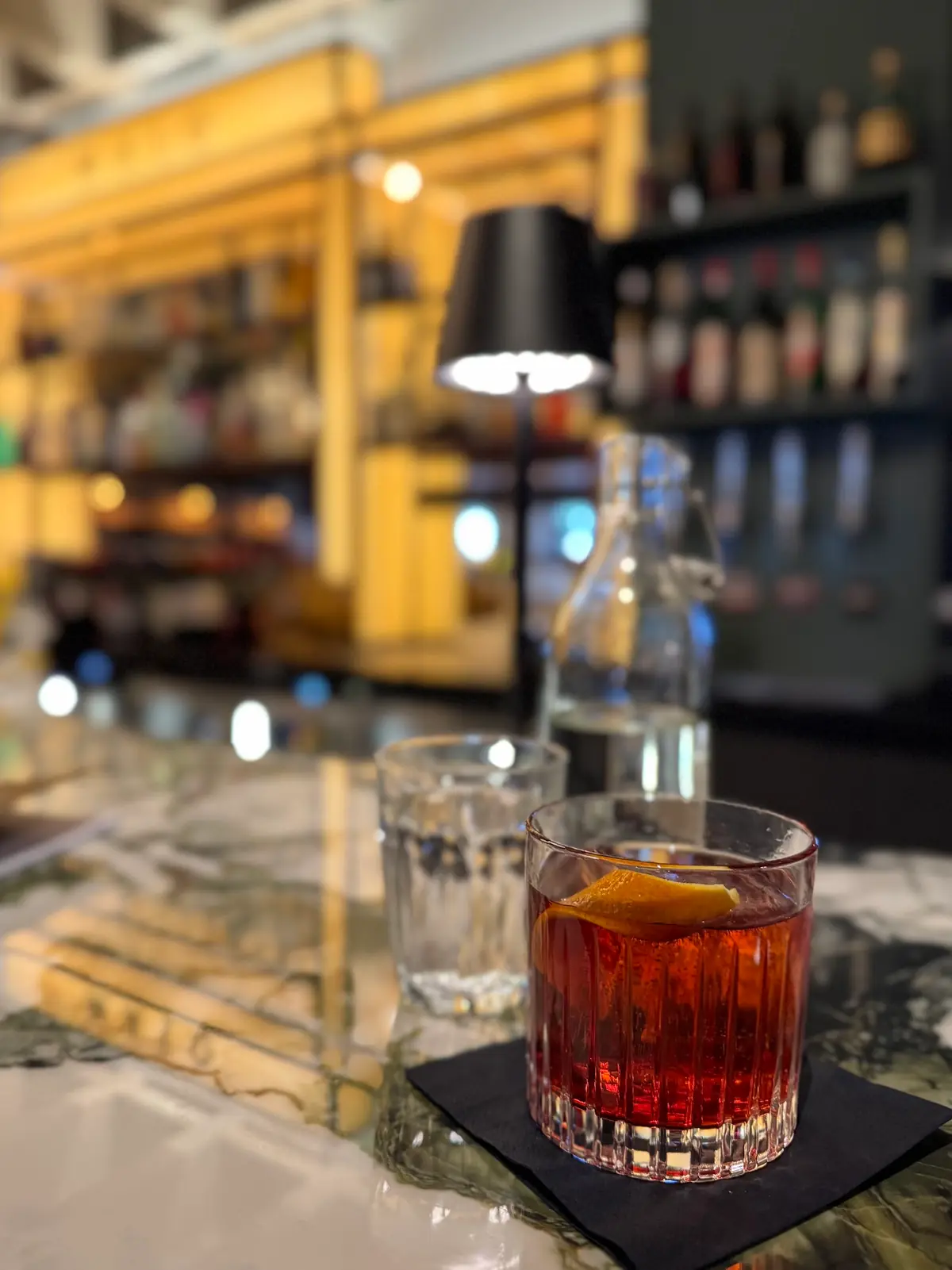 Malo - Wine & Negroni Bar