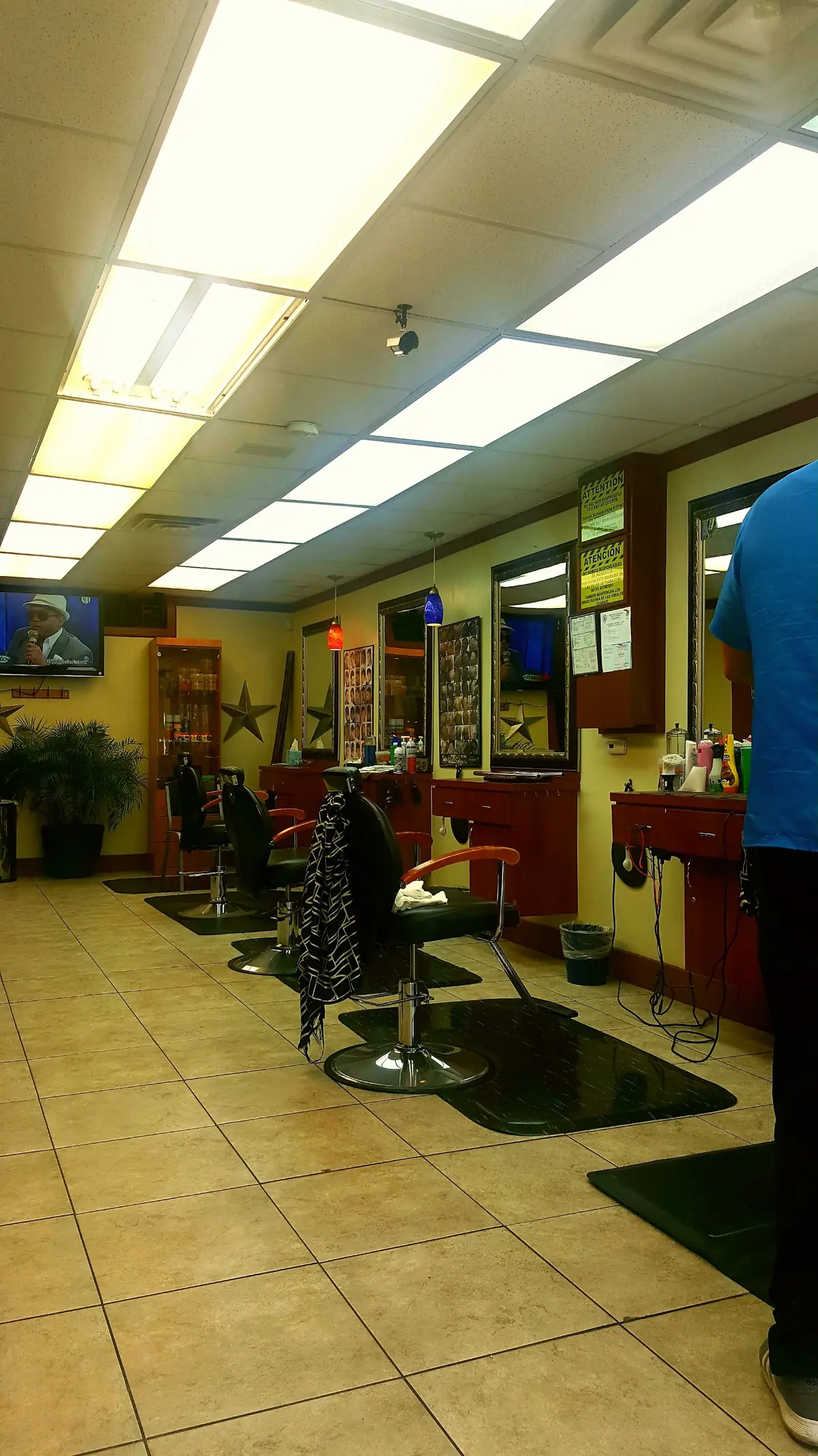 Rafael's Beauty & Barber Shop photo (photo 3 of 3)