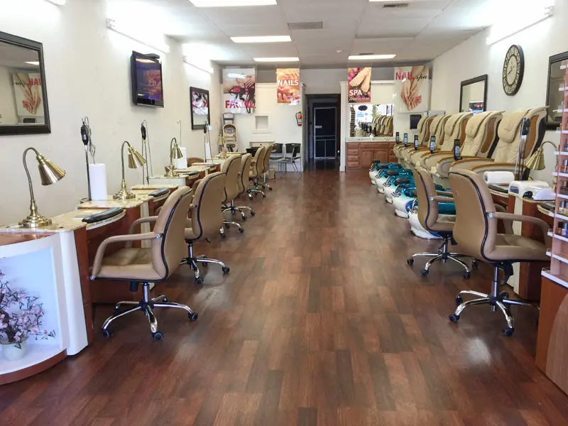 Luxury Nails & Day Spa