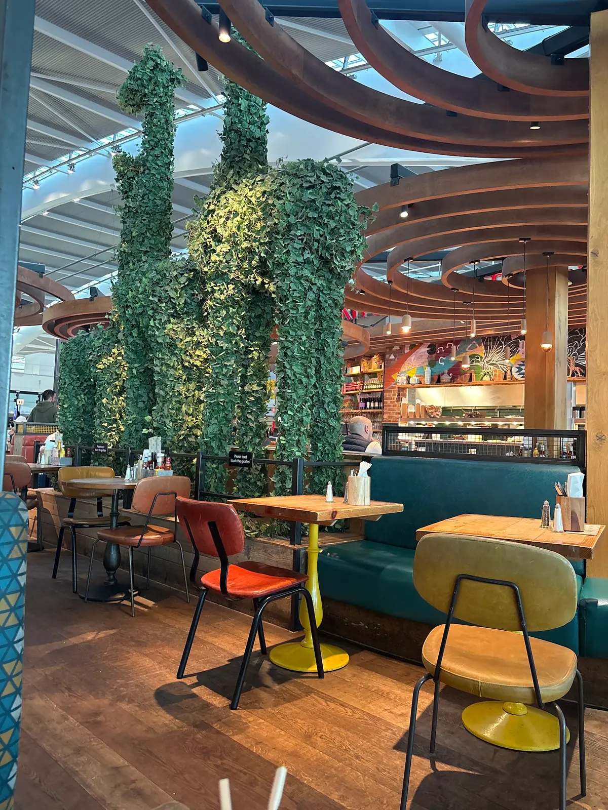 Giraffe - Heathrow T5 photo (photo 2 of 3)
